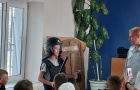 В рамках акции «Каникулы с Общественным советом» для школьников летнего лагеря варненские полицейские и общественники организовали экскурсию по отделу 