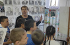 Отцов в строю сменяют сыновья!