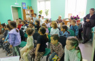 Музыкальный час «Послушай, потрогай, поиграй» прошел в Варненской детской библиотеке.