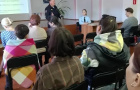 Сотрудники полиции продолжают проводить профилактические беседы на собраниях с родителями и школьниками