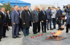 Возложение цветов к Вечному огню