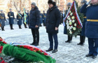 Алексей Текслер принял участие в торжественной церемонии возложения венков и цветов к памятнику «Доблестным сынам Отечества»